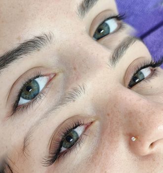 Extensiones de pestañas efecto mixto antes y después_(1)